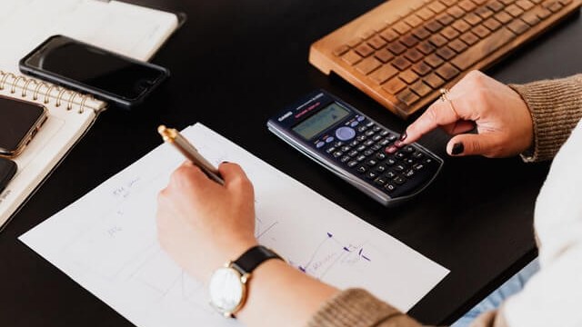 Salarisadministratie voor het mkb: zo houd je grip op loon en personeel